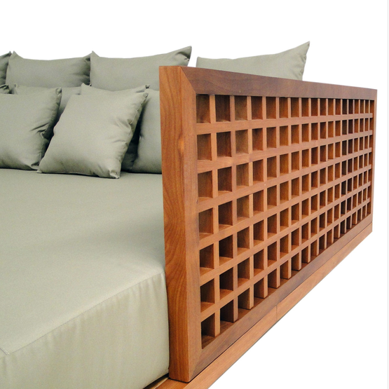 Chaise Malbec – Conforto e Sofisticação em Madeira