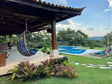 Balanço Suspenso Nature – Sofisticação, Conforto e Resistência para Áreas Externas